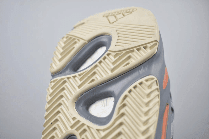 Adidas YEEZY 700 Boost惯性灰色 阿迪达斯公司级椰子700侃爷复古老爹鞋 货号：EG7597