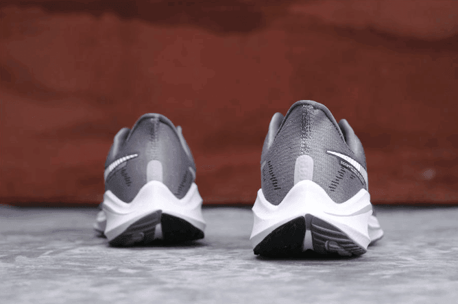 Nike Air Zoom “Vomero” 14藏野灰色 耐克原装渠道真标品质前后掌内置气垫组合大底 货号：AH7858-001