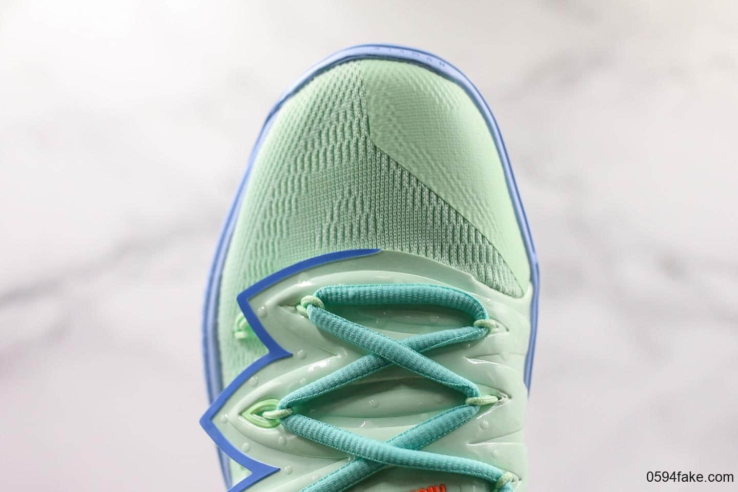 耐克Nike KYRIE 5 x SpongeBob灭世纯原版本欧文5章鱼哥配色唯一内置真Zoom Turbo气垫原厂Ortholite欧斯莱鞋垫 货号：CJ6951-300