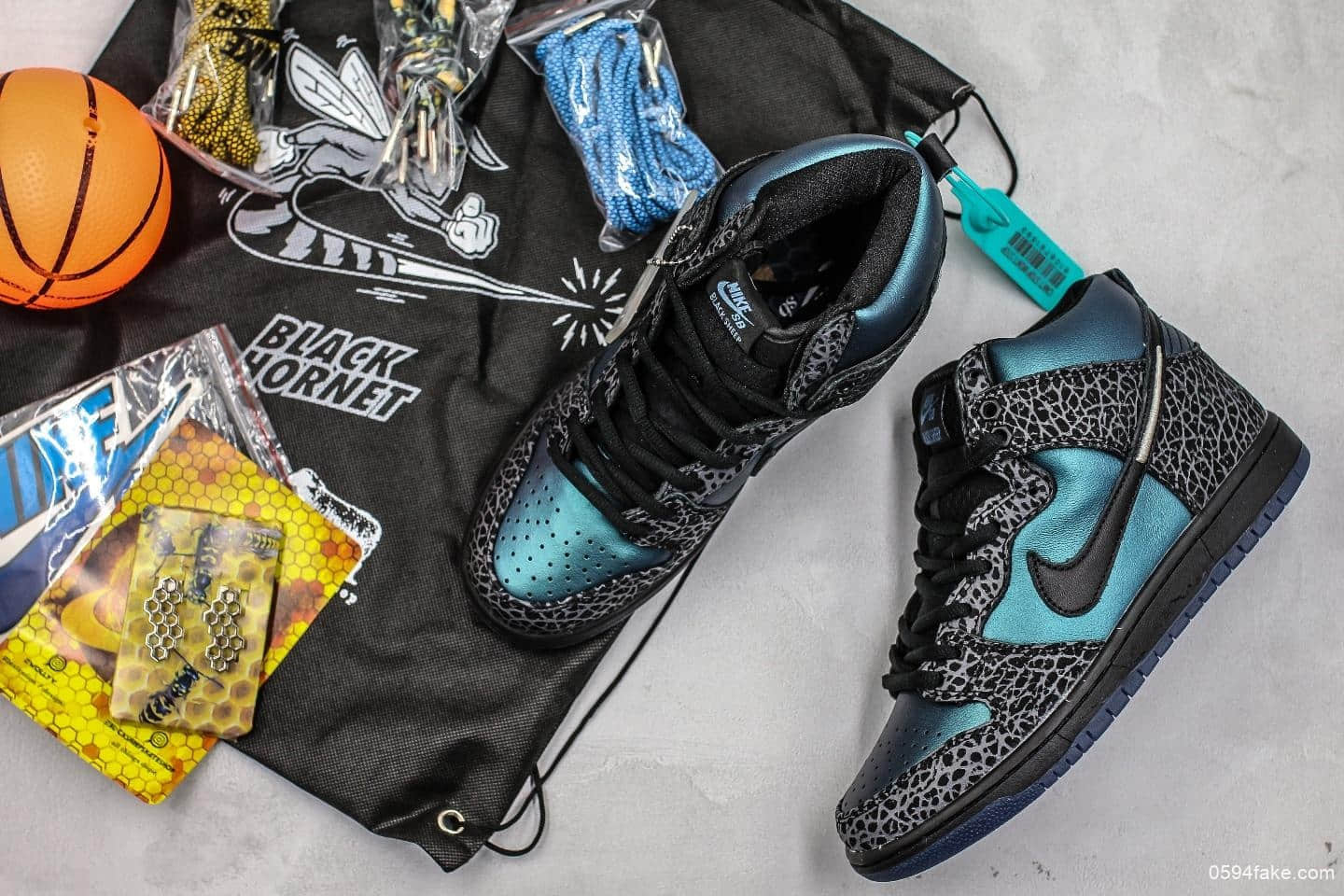 耐克Nike SB Dunk High Black Sheep纯原版本全明星黑黄蜂变色龙材质原盒配套包装原档案开发 货号：BQ6827-001