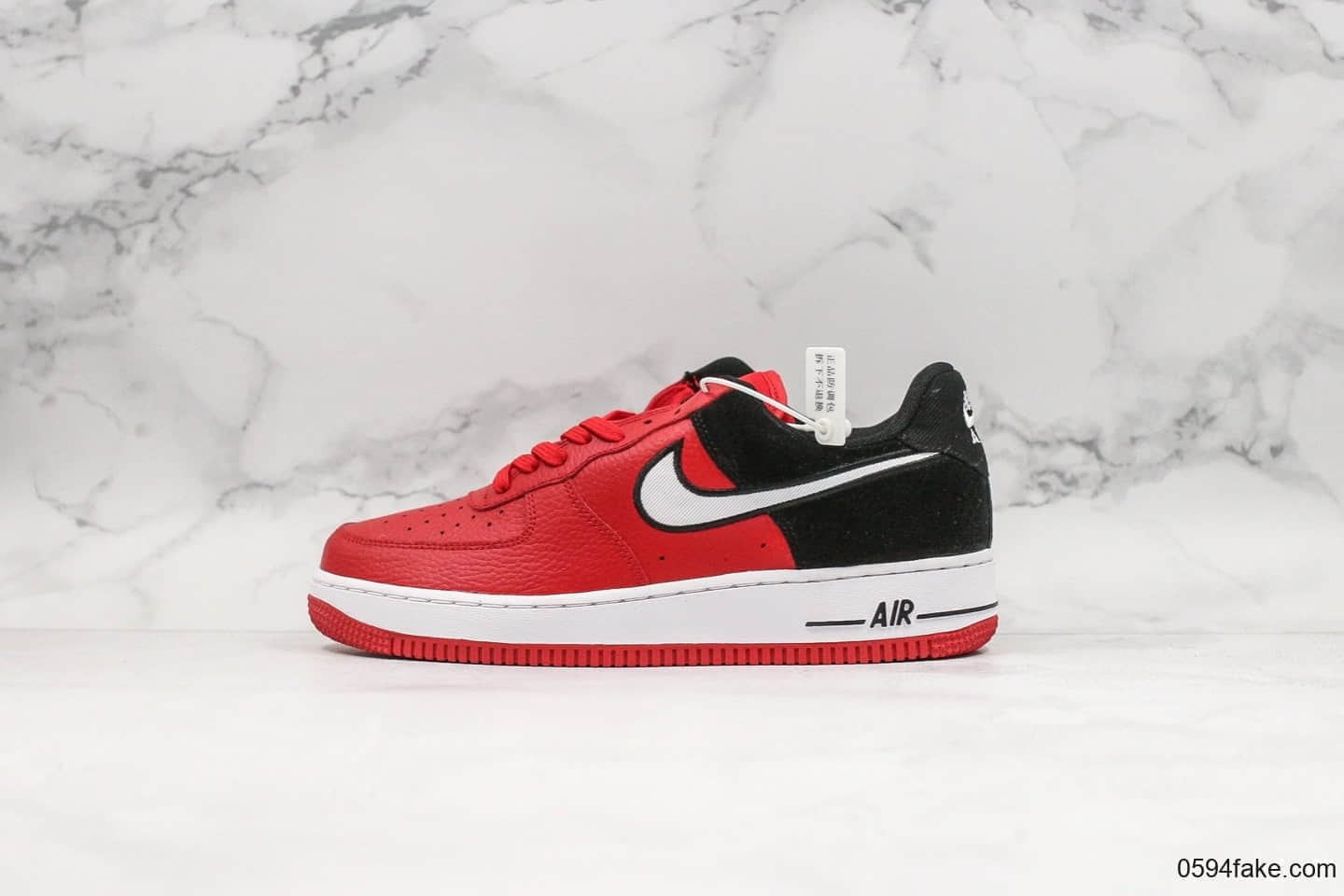 耐克Nike Air Force 1 '07 LV8 1“Mystic Red”海外限定配色红黑公司级原楦开发原装硬质牛剖层移模革 货号：AO2439-600