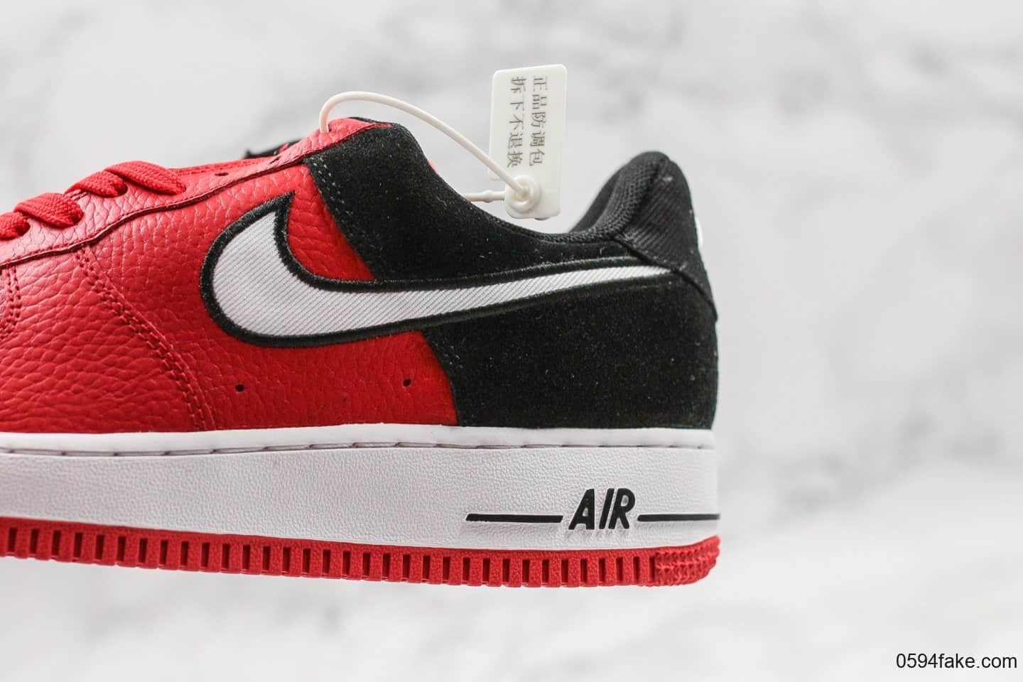 耐克Nike Air Force 1 '07 LV8 1“Mystic Red”海外限定配色红黑公司级原楦开发原装硬质牛剖层移模革 货号：AO2439-600