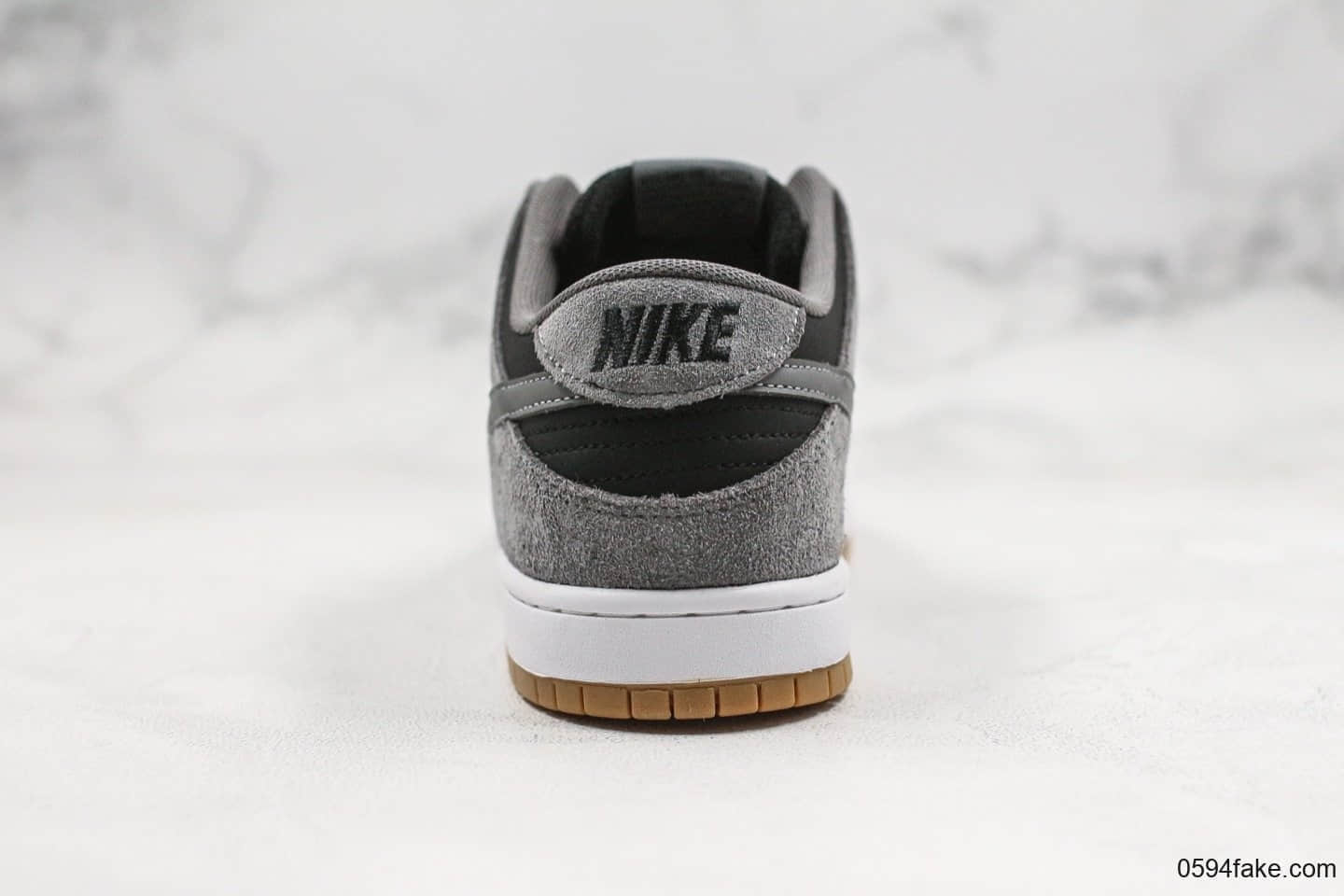 耐克Nike SB Dunk Low Pro Leather Grey Black-Gum纯原版本扣篮系列灰黑限定配色内置气垫全头层鞋面原楦头纸板打造 货号：854866-126