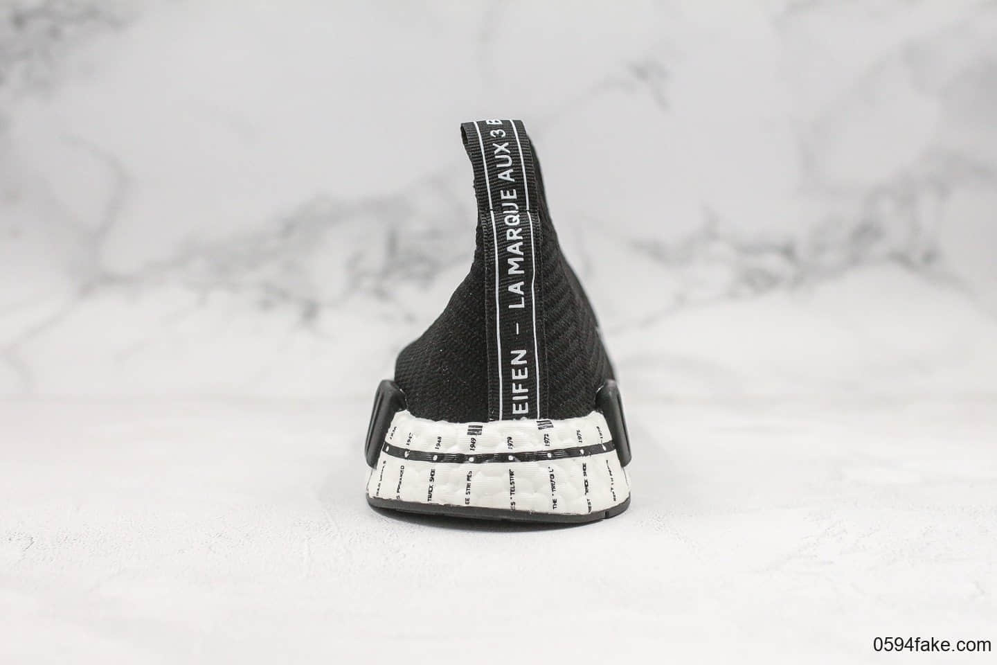 阿迪达斯Adidas Originals NMD CS1 PK纯原版本中帮黑白袜子鞋内置真Boost中底原盒原标 货号：BD7733