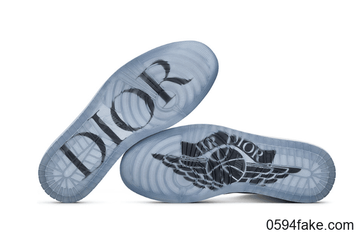 超限量重磅联名来袭！Dior x Air Jordan 1实物图首度曝光！