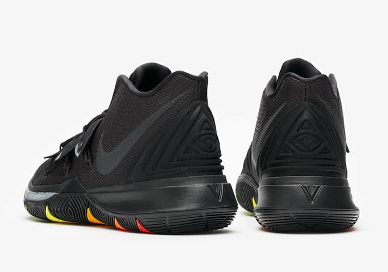 Nike Kyrie 5 黑魂，货号：AO2918-001