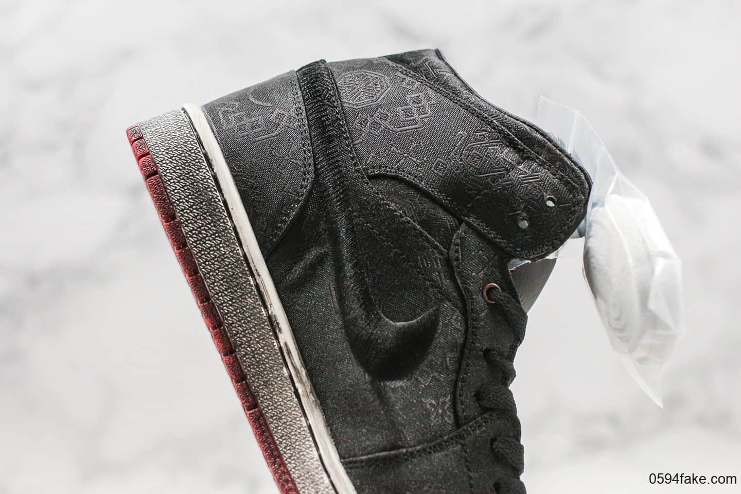 乔丹Dover Street Market x CLOT x Air Jordan 1 Mid DSM Black纯原版本三方联名款AJ1黑红做旧丝绸内置Sole气垫原盒原标 货号：CU2804-002