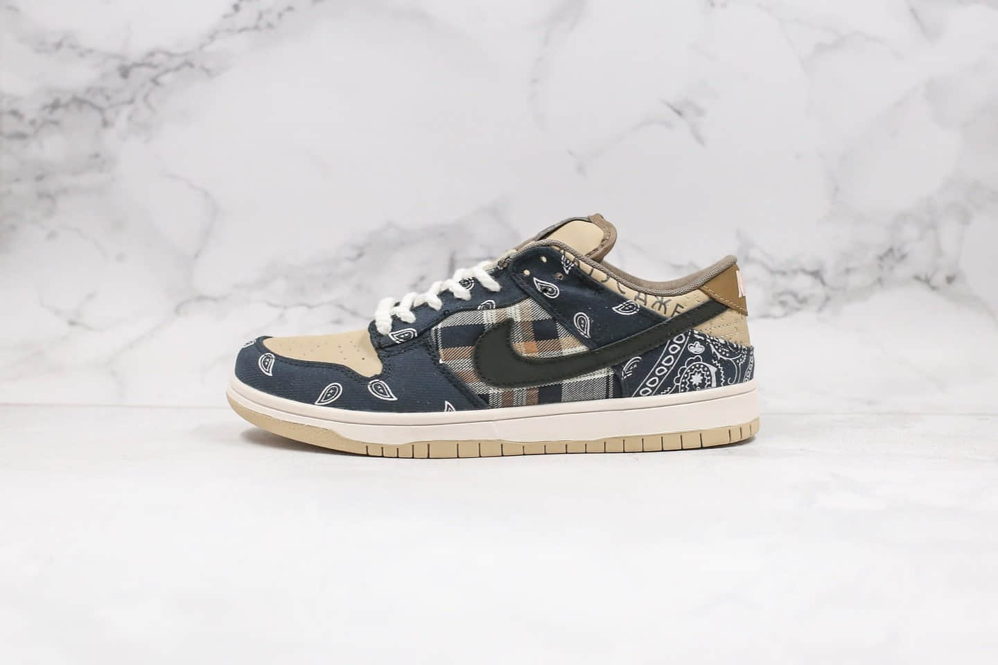 耐克Travis Scott x Nike SB Dunk Low纯原版本联名款DUNK腰果花配色原盒配件齐全原档案数据开发 货号：CT5053-001