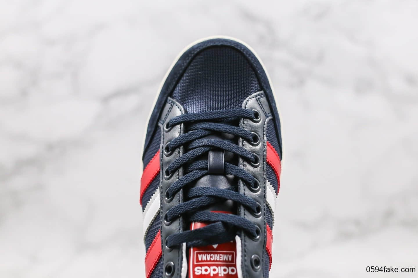 阿迪达斯adidas Originals Americana Low纯原版本低帮三叶草板鞋黑红色进口头层猪八材质原盒原标 货号：EF2511