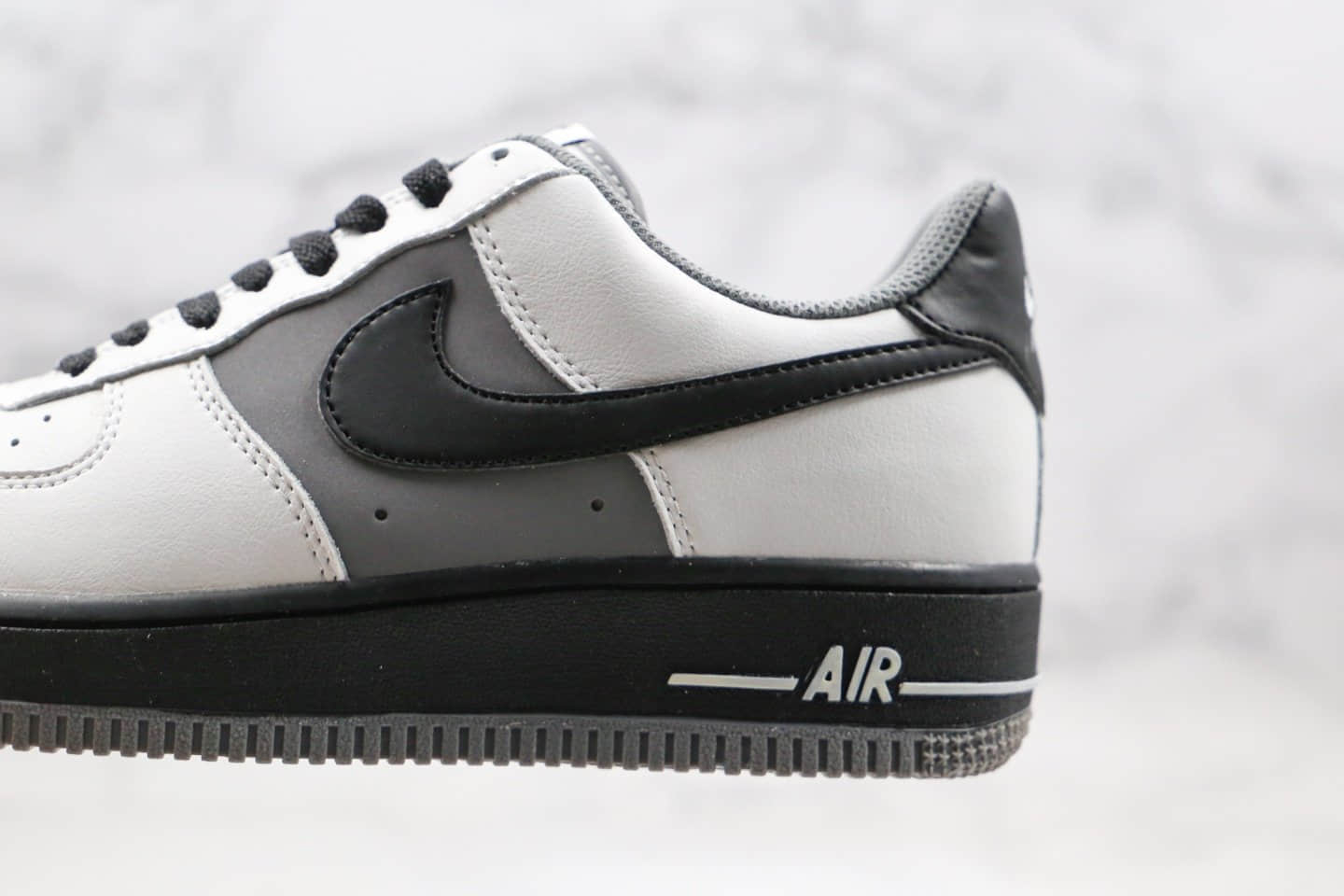 耐克Nike Air Force 1 Low x Dior纯原版本迪奥联名款低帮空军一号白黑灰色内置气垫原盒原标正确楦头纸板打造 货号：553689-609