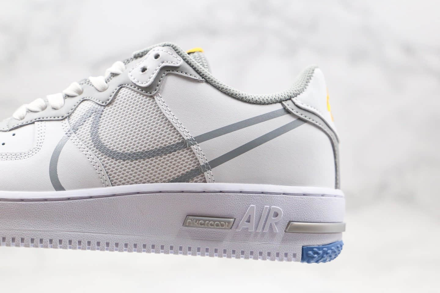 耐克Nike Air Force 1 React公司级版本低帮空军一号大勾解析涂鸦波纹白灰色原鞋开模打造 货号：CT1020-100