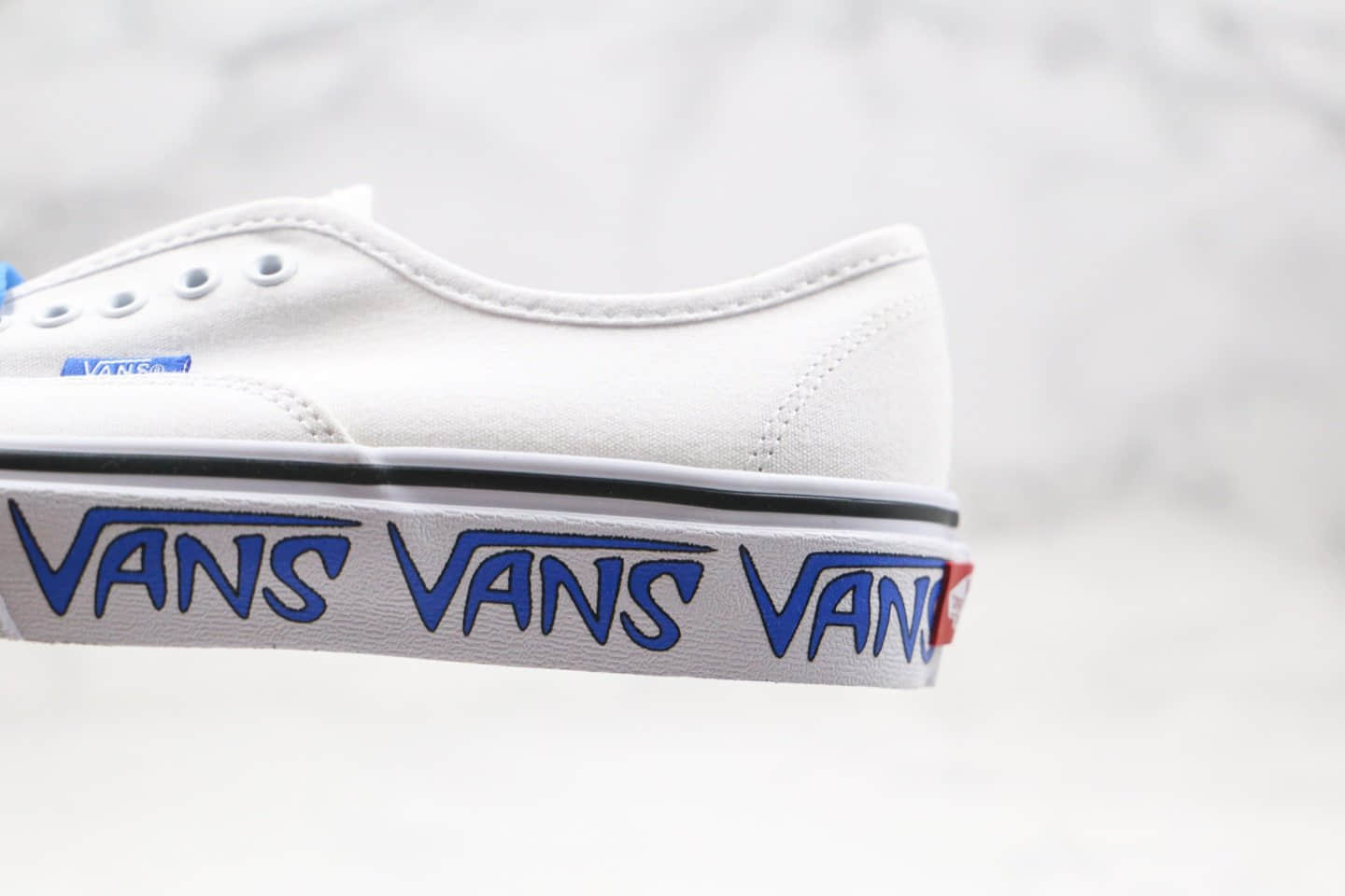 万斯Vans Authentic BMX公司级版本安纳海姆低帮侧边字母印花涂鸦白蓝色原厂硫化大底内置钢印 货号：VN0A38EMQ9M