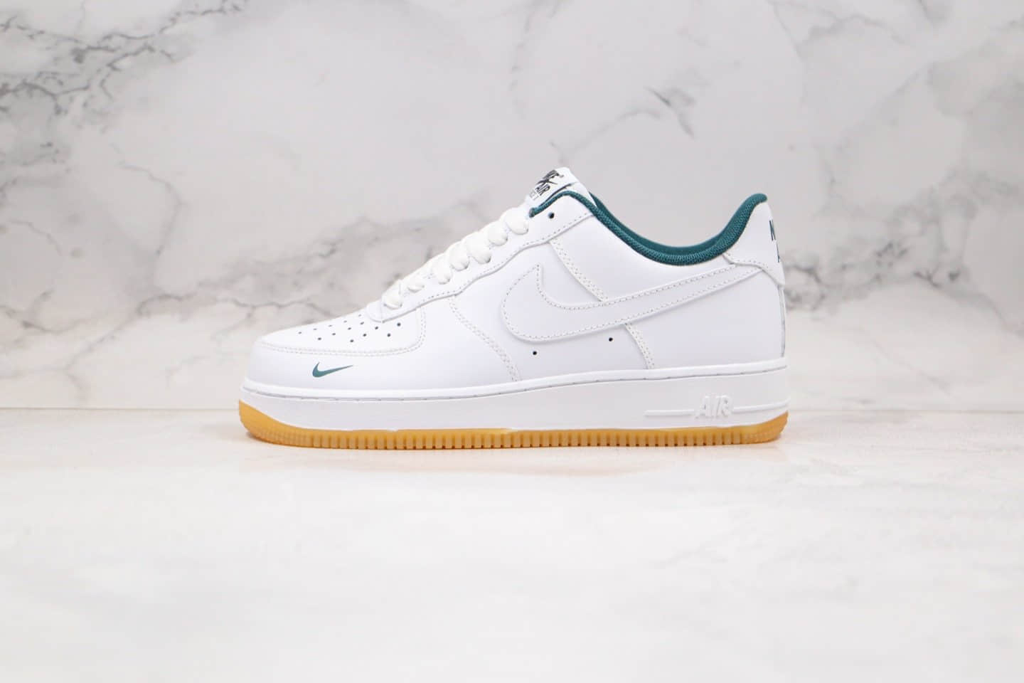 耐克Nike WMNS Air Force 1 '07纯原版本低帮空军一号生胶白蓝色内置气垫原盒原标 货号：AO8761-981