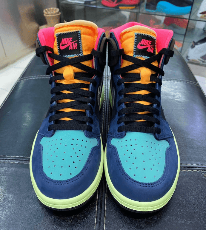 吃惊！这双AJ1撞脸05年UNDFTD x Nike Dunk联名！ 货号：555555-201