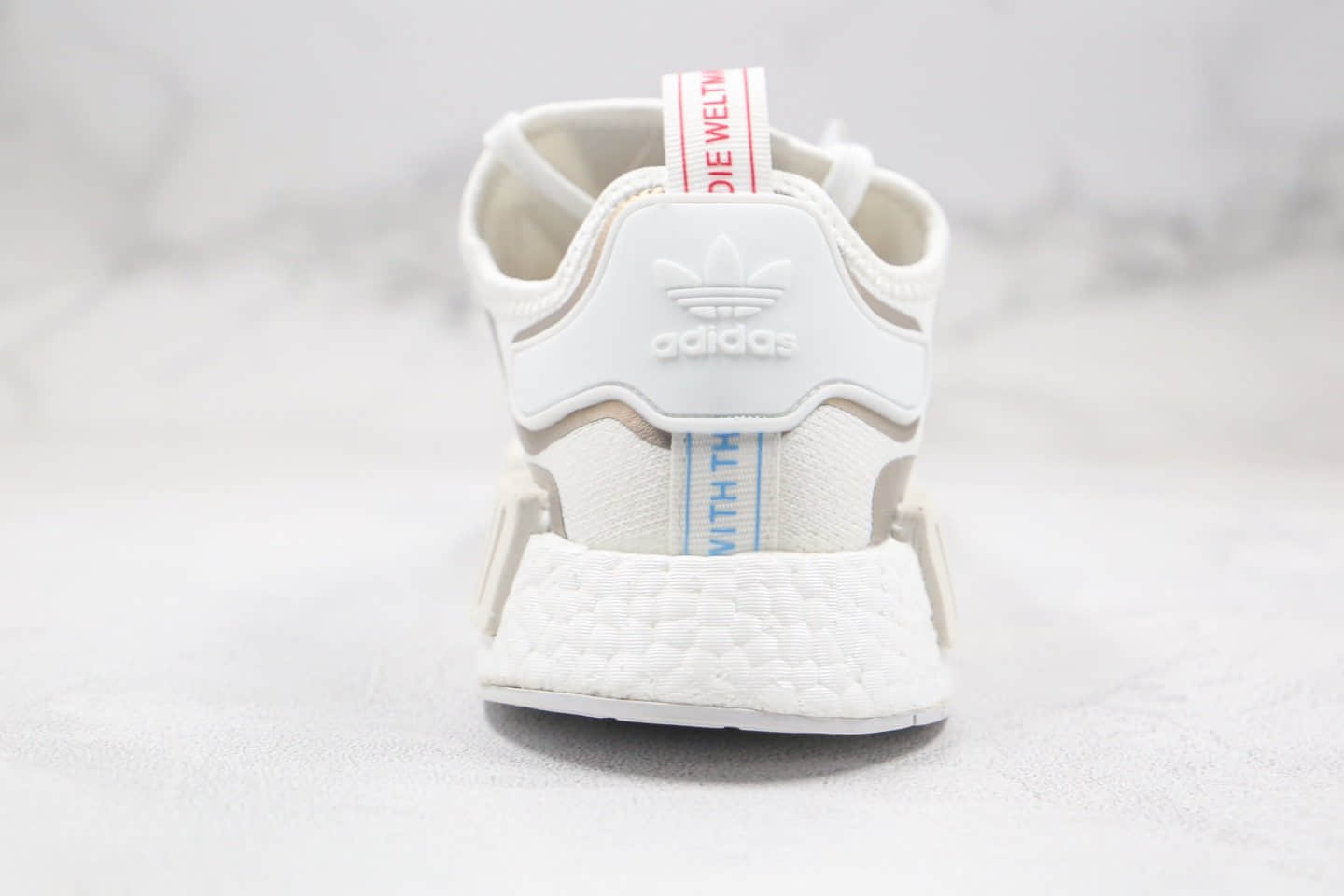 阿迪达斯adidas NMD R1纯原版本休闲缓震跑步鞋白香槟金色真爆大底 货号：FV1797