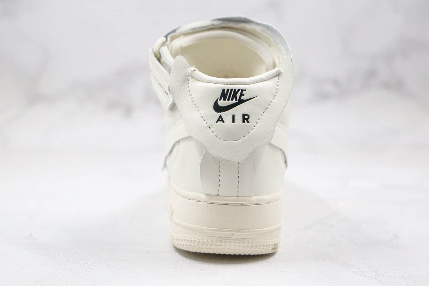 耐克Nike Air Force 1 Mid x Comme des Garons川久保玲联名款纯原版本中帮空军一号不规则板鞋白色内置全掌Sole气垫 货号：DC3601-100