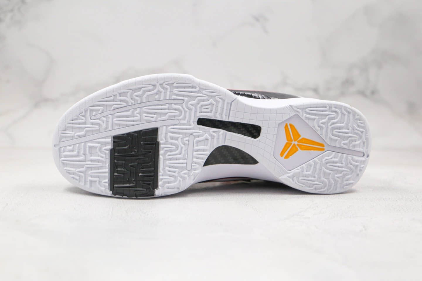 耐克Nike Kobe 5 Protro“ Alternate Bruce Lee”纯原版本科比5代男子实战篮球鞋李小龙黑白配色内置碳板 货号：CD4991-101