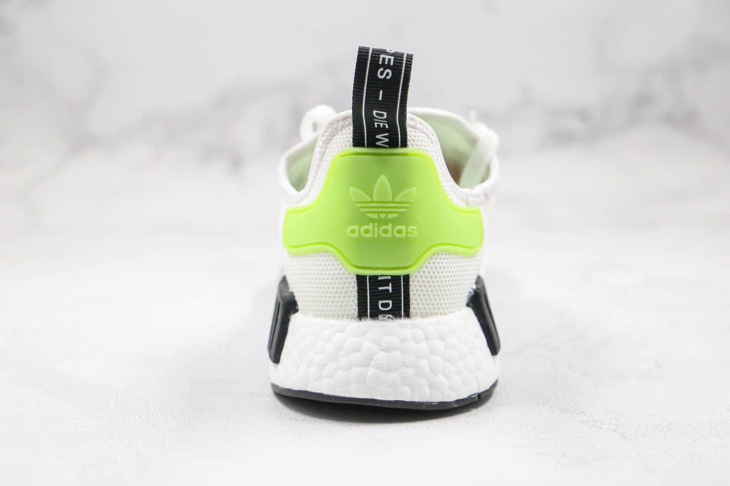 阿迪达斯Adidas NMD R1 OK W Primeknit Triple Black纯原版本爆米花跑鞋NMD白黑绿色原厂巴斯夫爆米花 货号：FW2699