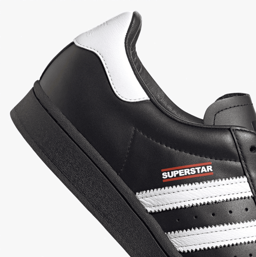 美国嘻哈天团联名来袭！RUN DMC x adidas Superstar即将发售！ 货号：FX7617