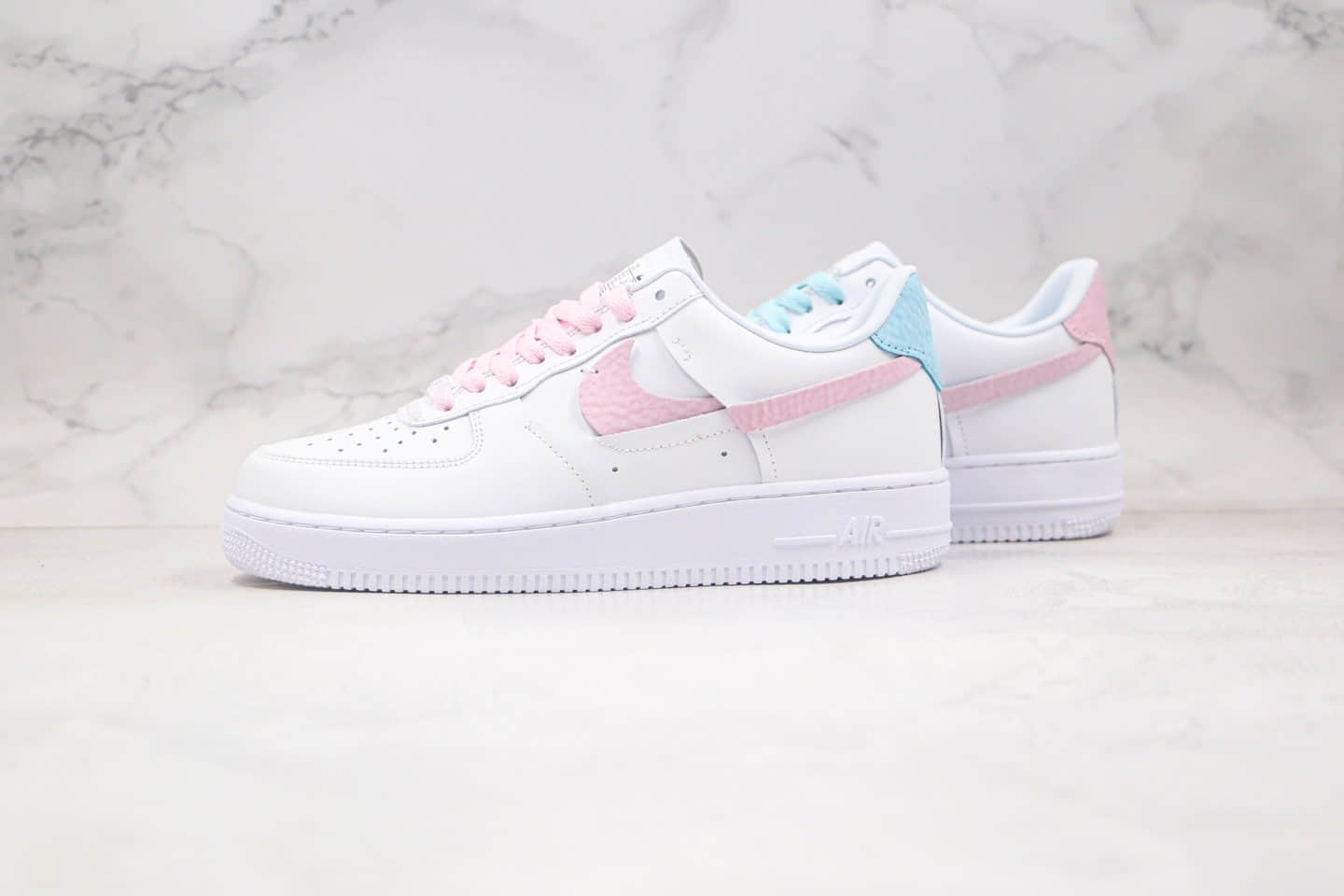 耐克Nike Air Force 1 vandalised纯原版本低帮空军一号蛇纹断勾白蓝粉色板鞋内置全掌Sole气垫 货号：DC1164-101