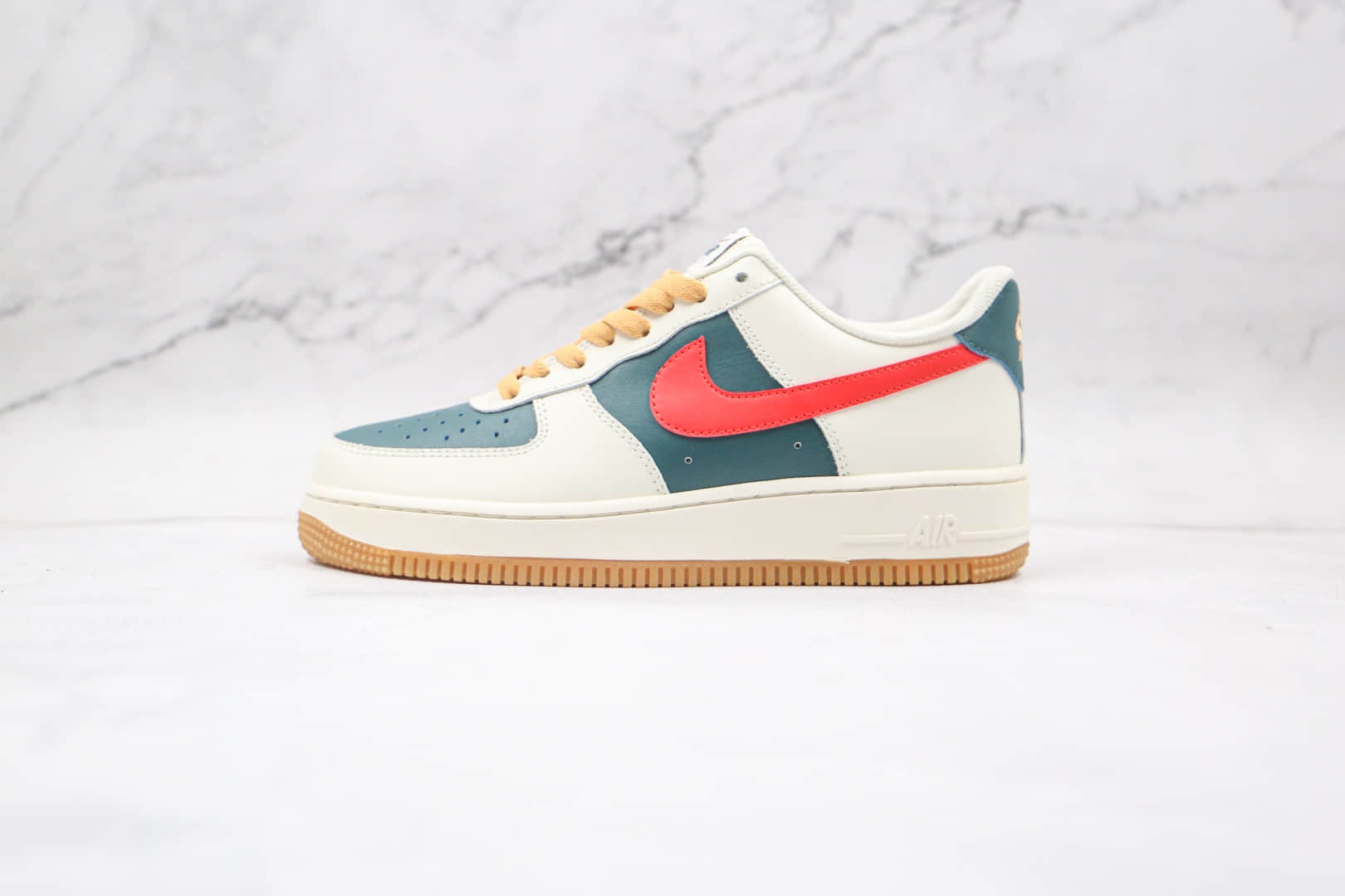 耐克Nike Air Force 1 07 Low纯原版本低帮空军一号白绿红色板鞋内置气垫原盒原标 货号：AQ3778-991