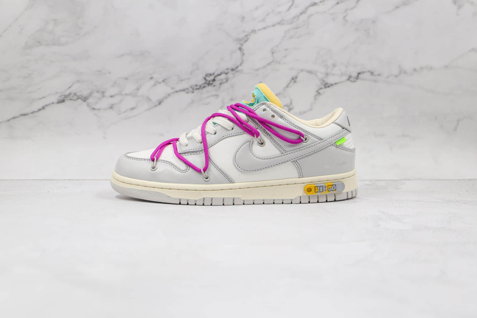 耐克Nike SB Dunk x OFF-WHITE联名款纯原版本低帮SB DUNK白灰色板鞋内置后跟Zoom气垫 货号：DM1602-100