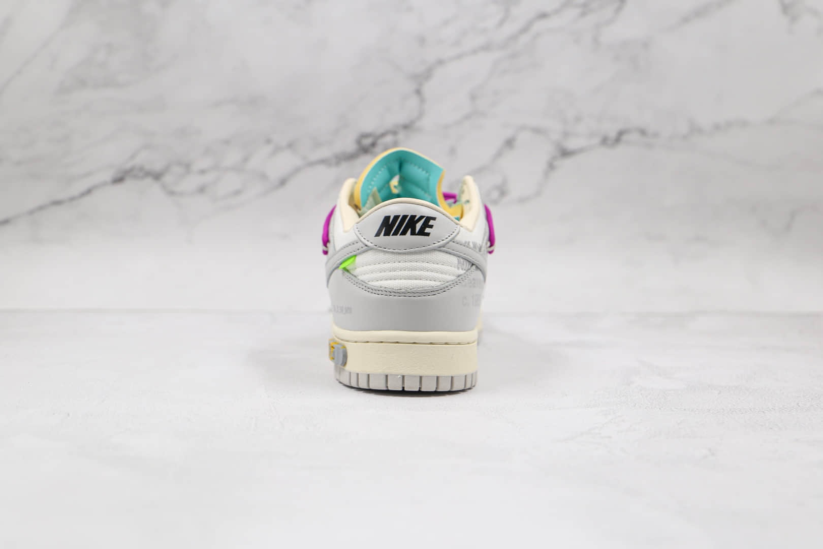 耐克Nike SB Dunk x OFF-WHITE联名款纯原版本低帮SB DUNK白灰色板鞋内置后跟Zoom气垫 货号：DM1602-100