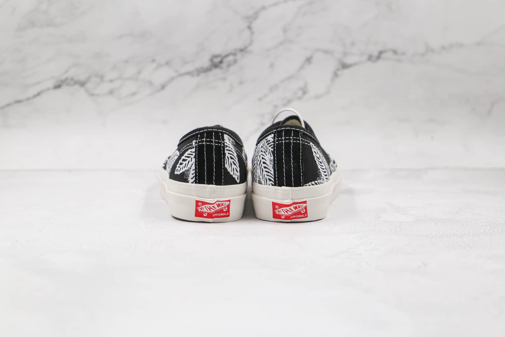 万斯Vans Vault OG Authentic LX公司级版本低帮麻叶黑白色硫化帆布鞋原楦头纸板打造