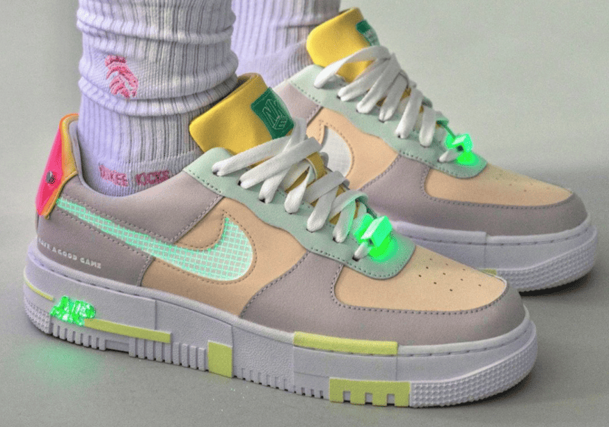 夜光细节针不戳！马卡龙LPL x Nike AF1 Pixel上脚图释出！ 货号：DO2330-511