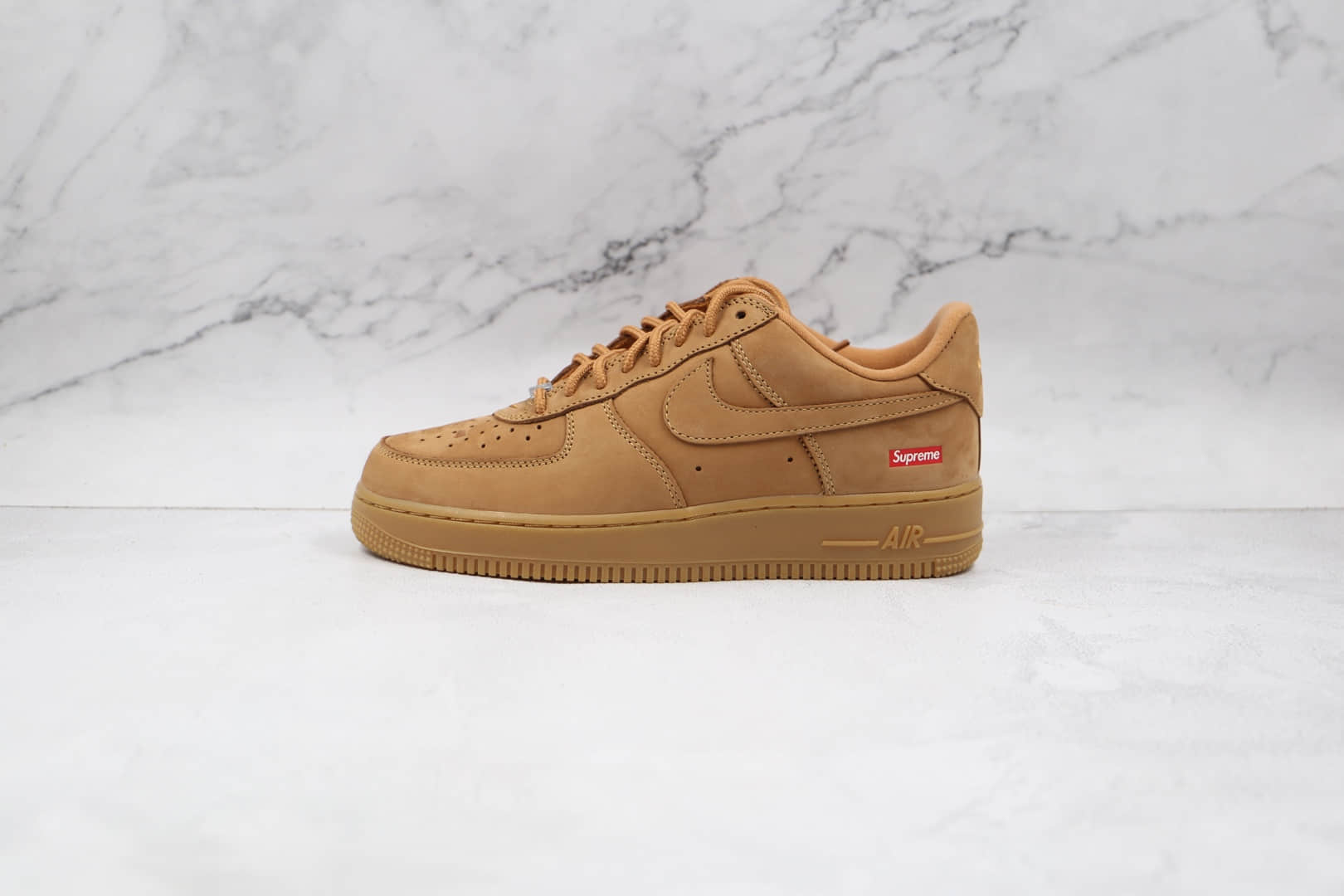 耐克Nike Air Force 1 Low Flax x Supreme联名款纯原版本低帮空军一号小麦色板鞋内置气垫 货号：DN1555-200