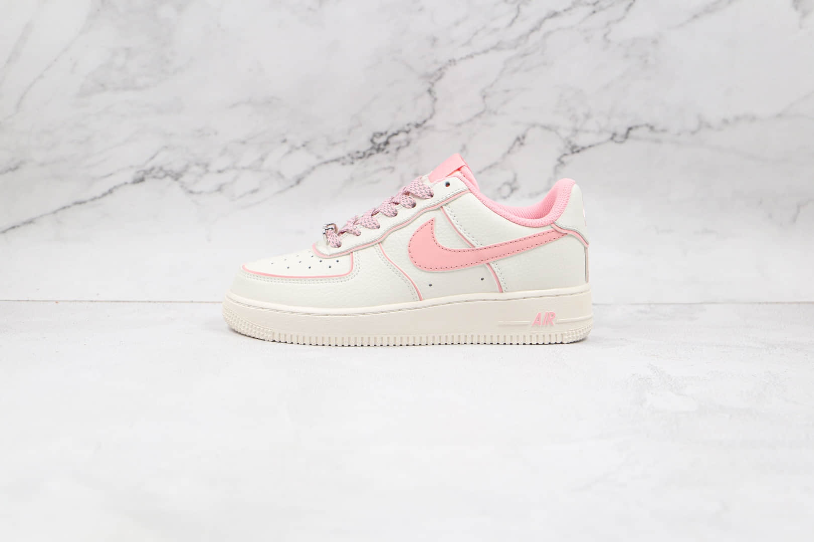 耐克Nike Air Force 1 Low '07纯原版本低帮空军一号白粉色板鞋内置气垫 货号：UH8958-033