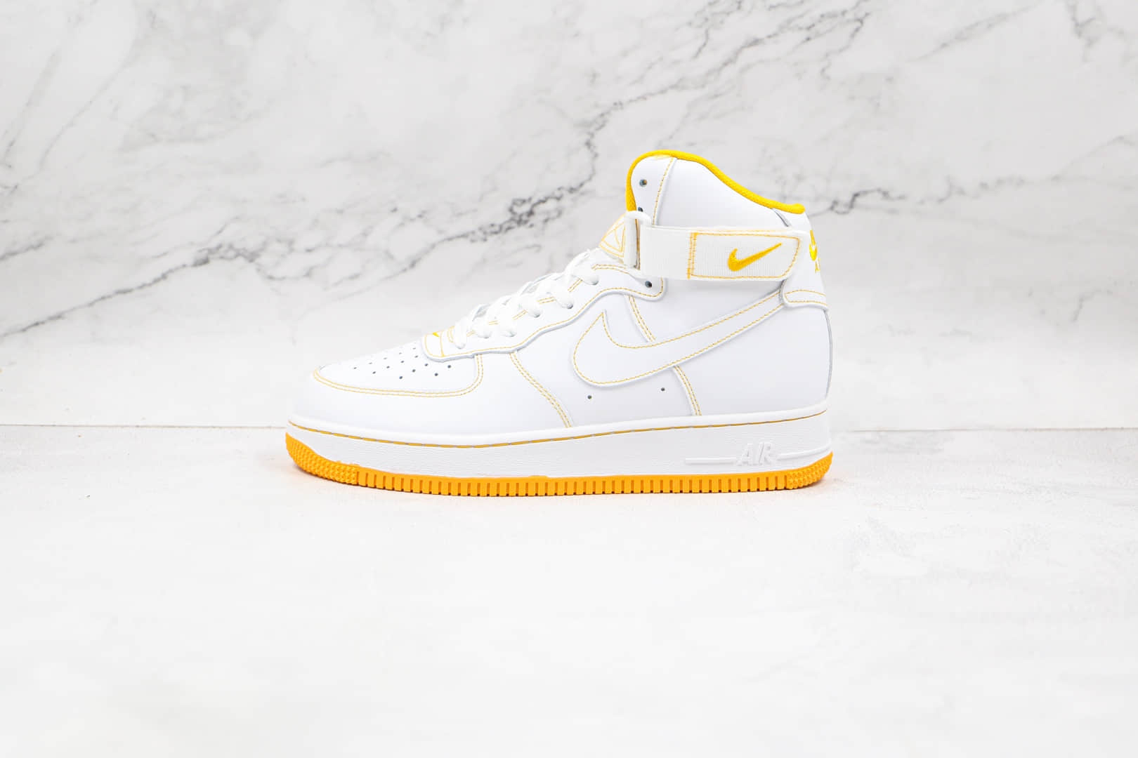 耐克Nike Air Force 1 High‘07纯原版本高帮空军一号白黄色缝线板鞋内置气垫原盒原标 货号：CV1753-107