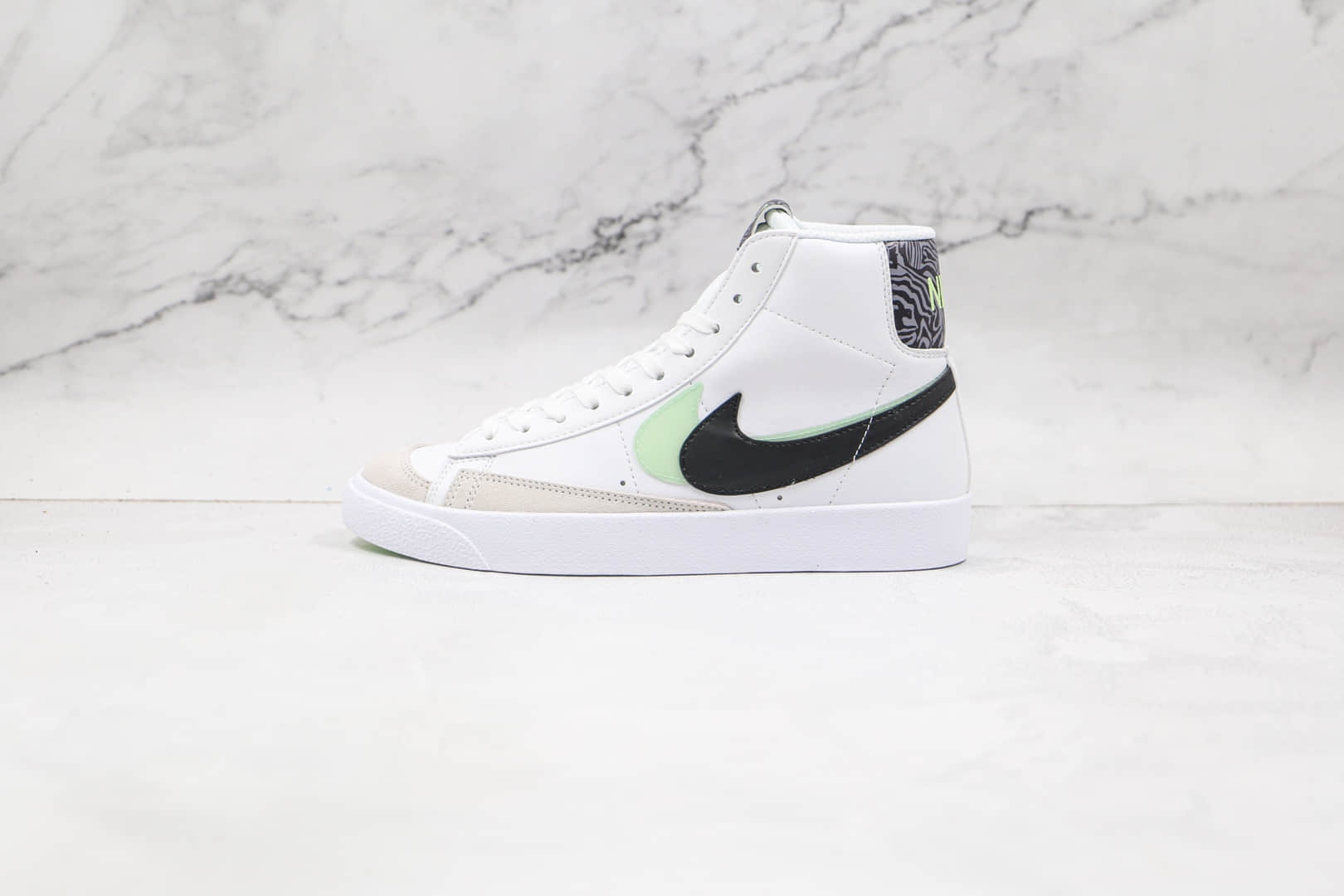 耐克NIKE Blazer MID 77 VNTG纯原版本高帮开拓者白黑绿色双钩板鞋原楦头纸板打造 货号：DD1847-100