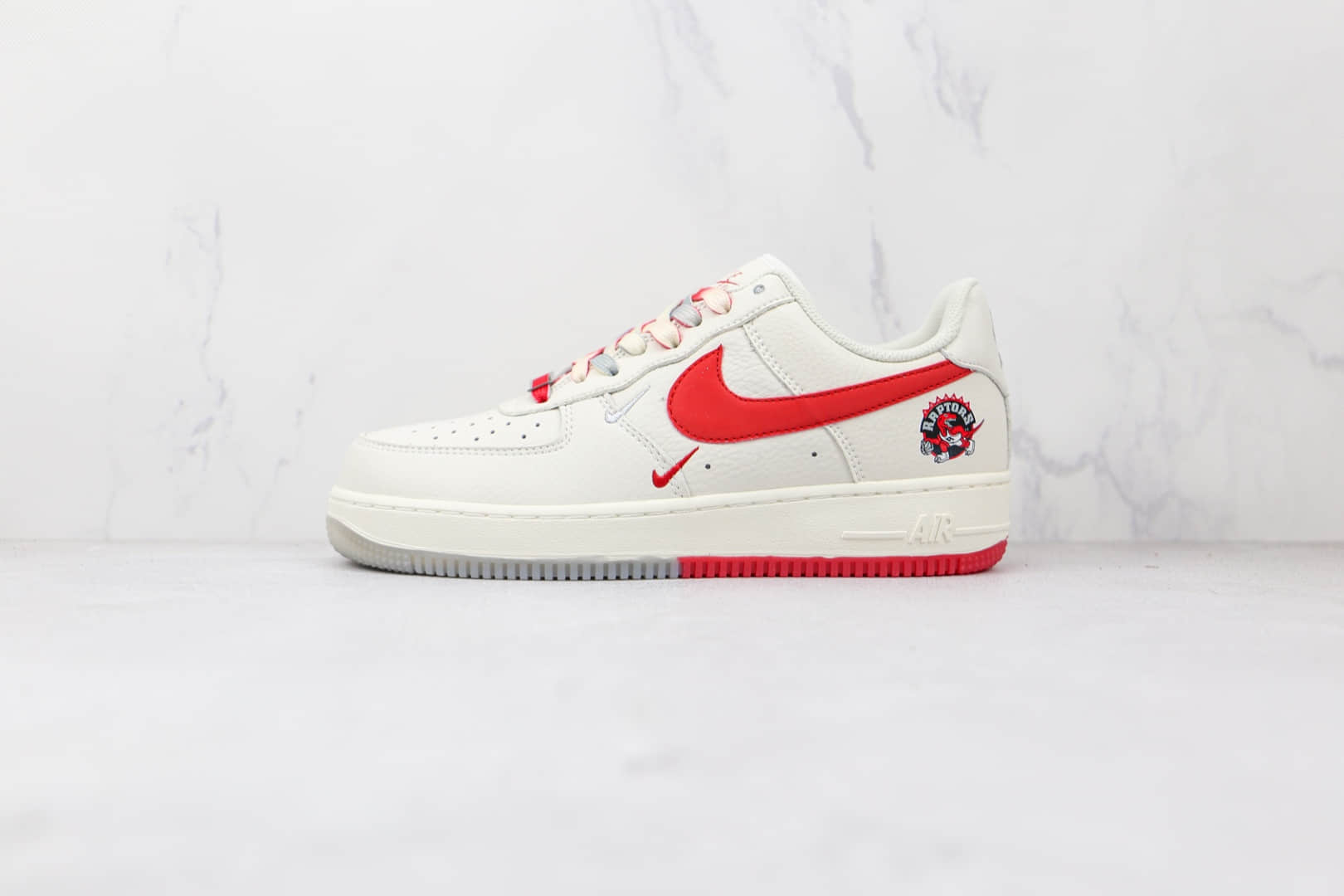 耐克Nike Air Force 1 Low '07纯原版本低帮空军一号多伦多猛龙队白灰红色板鞋内置气垫 货号：CH2608-216