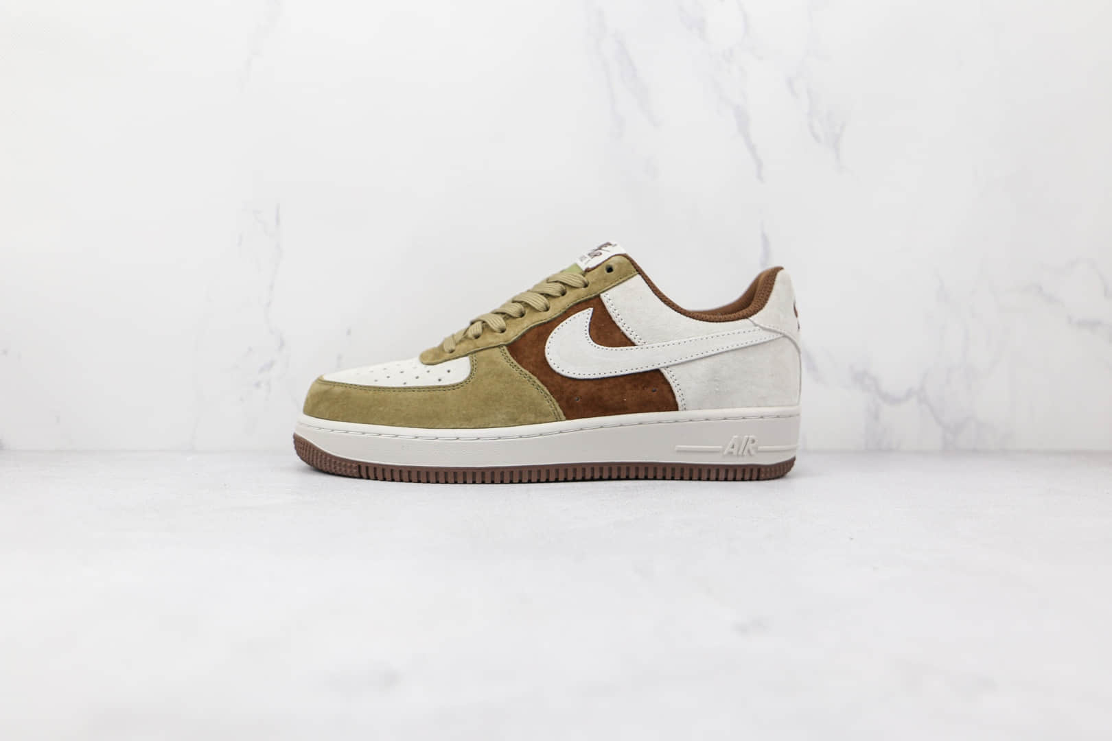 耐克Nike Air Force 1纯原版本低帮空军一号麂皮绿咖白色拼接板鞋内置气垫 货号：DB2260-199