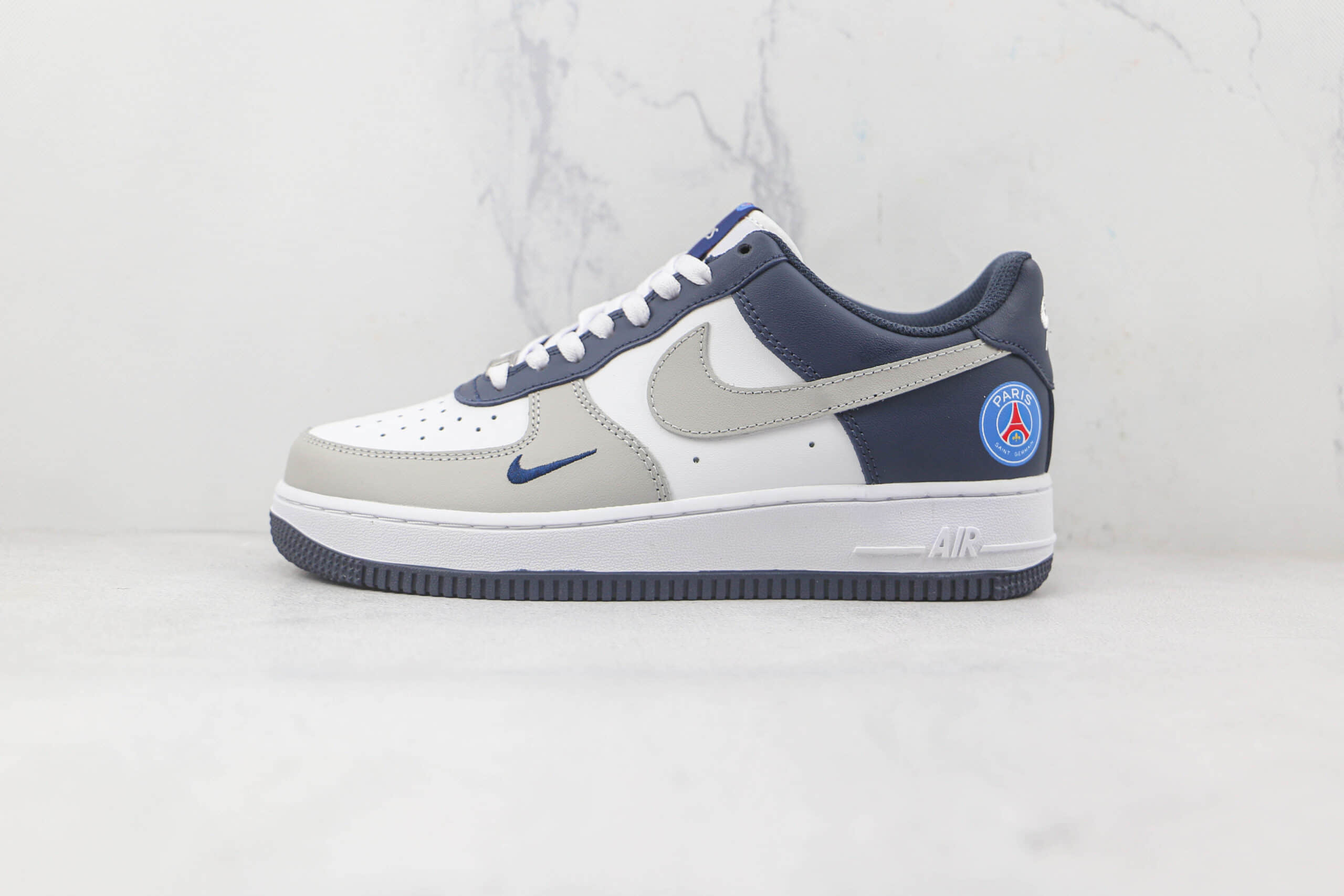 耐克Nike Air Force 1’07 Low纯原版本低帮空军一号巴黎灰蓝拼接板鞋内置气垫 货号：BS8872-055