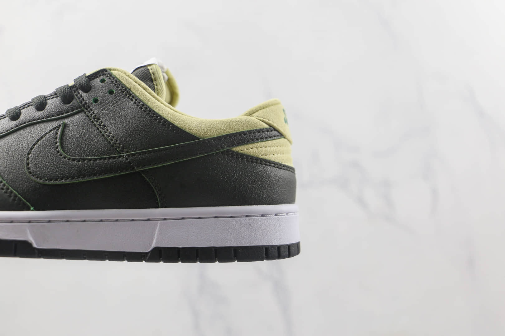 耐克Nike SB Dunk Low Avocado莆田纯原复刻低帮SB DUNK墨绿牛油果配色板鞋原楦头纸板打造 货号：DM7606-300