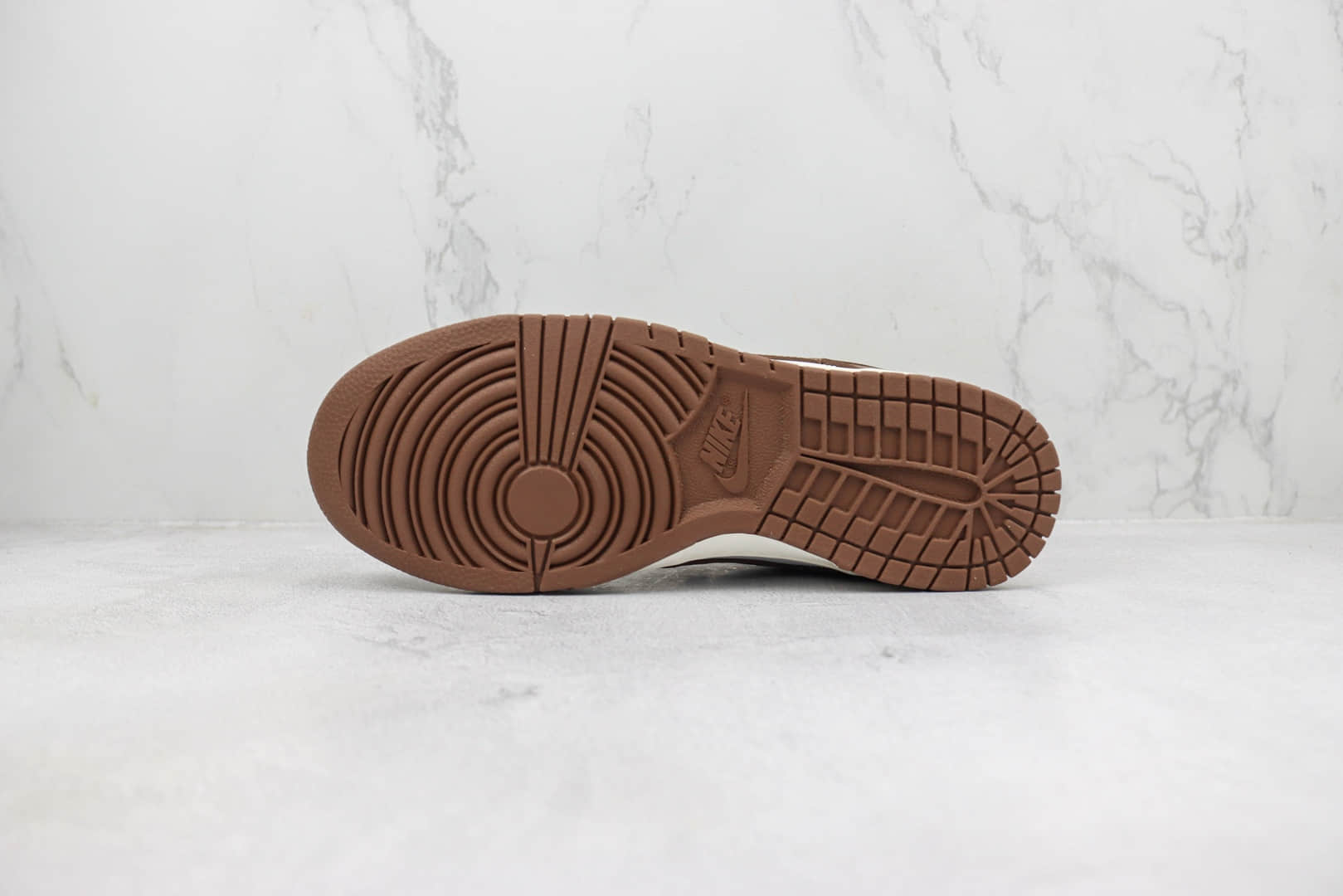 耐克Nike SB Dunk Low纯原版本低帮SB Dunk巧克力白棕色板鞋 莆田耐克货源 货号：DD1503-124
