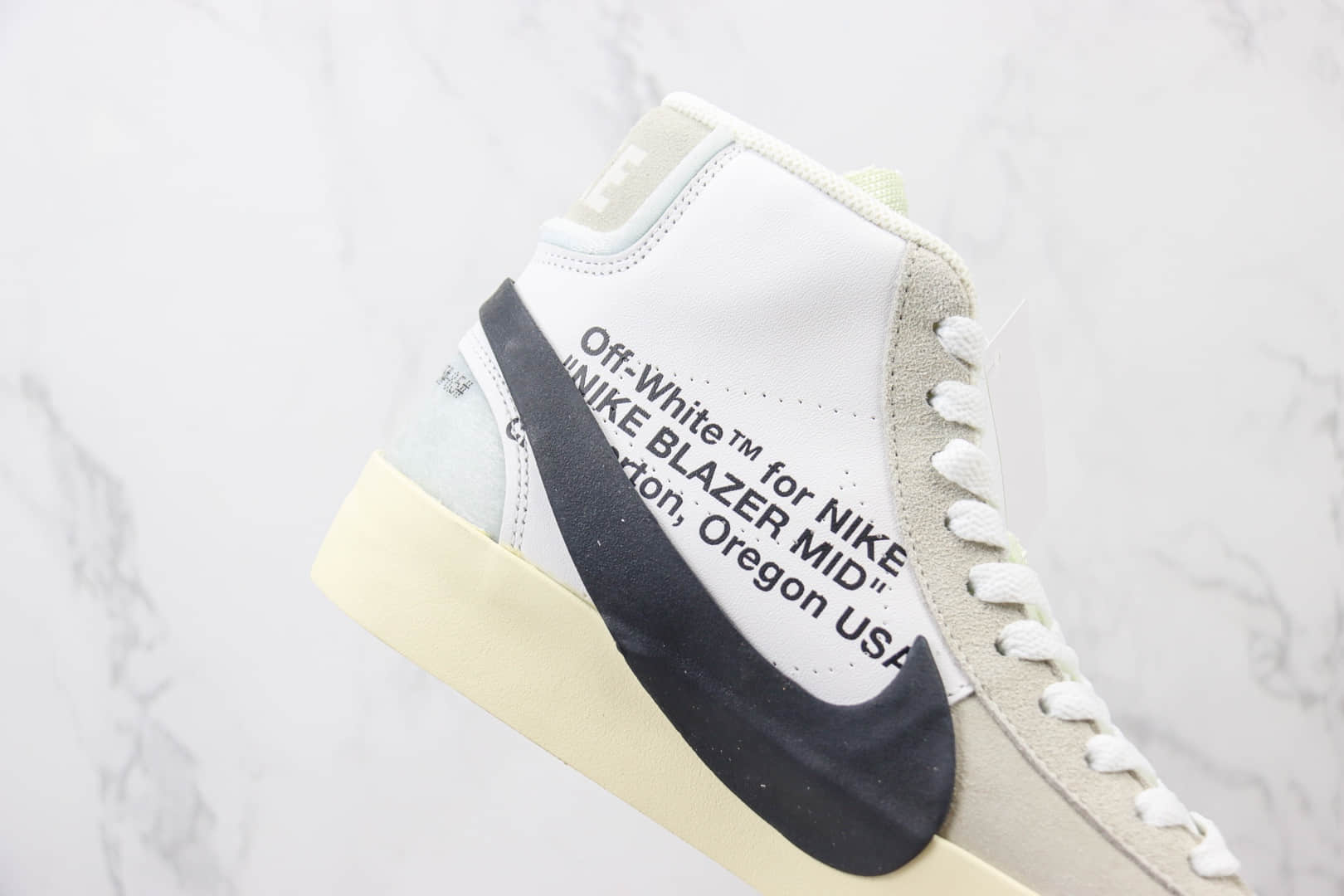 耐克Off-White X Nike Blazer Mid纯原版本中帮开拓者OW联名板鞋 莆田耐克货源 货号：AA3832-100