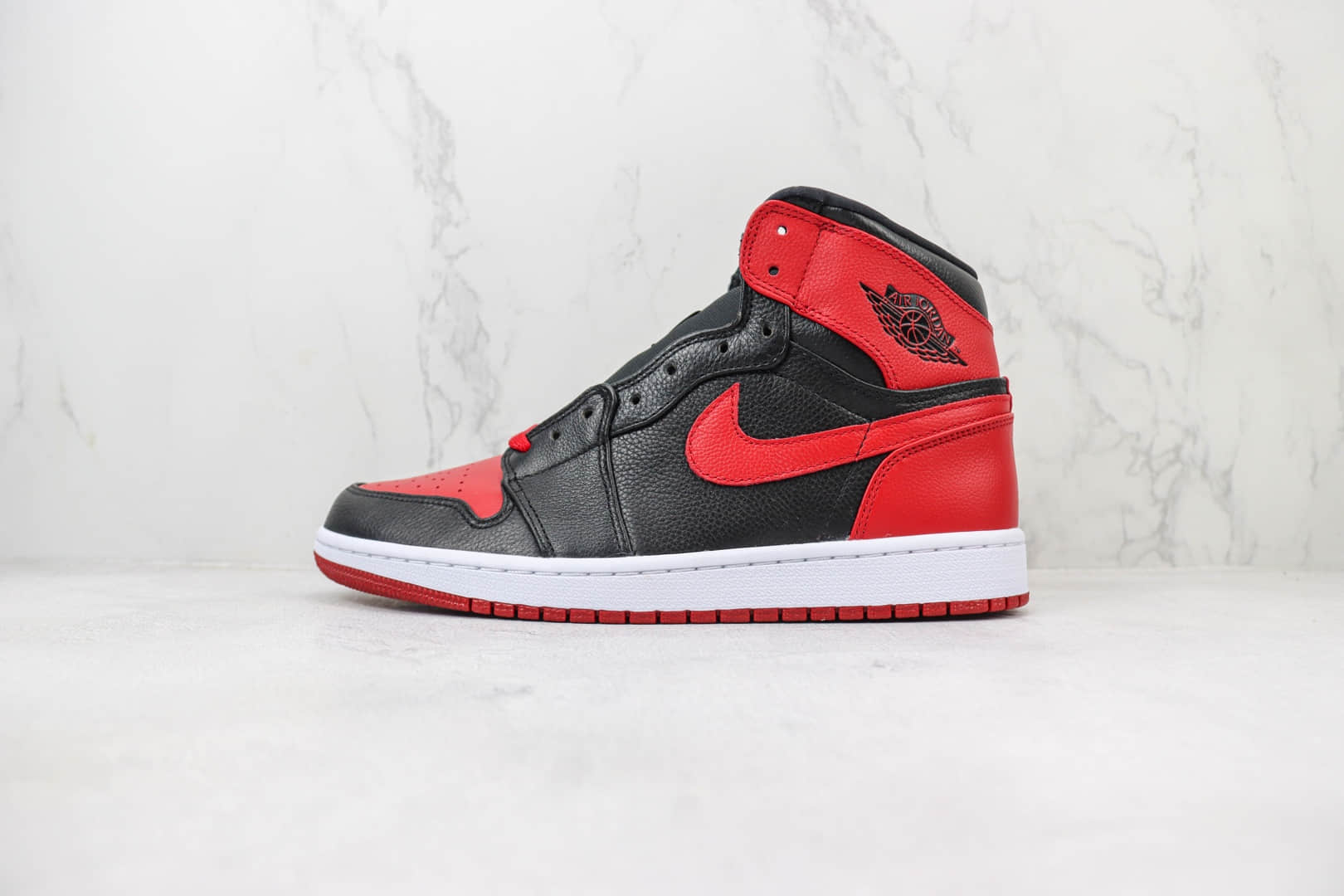 乔丹Air Jordan 1 High“Banned”纯原版本高帮AJ1元年黑红禁穿篮球鞋 莆田复刻鞋货源 货号：432001-001