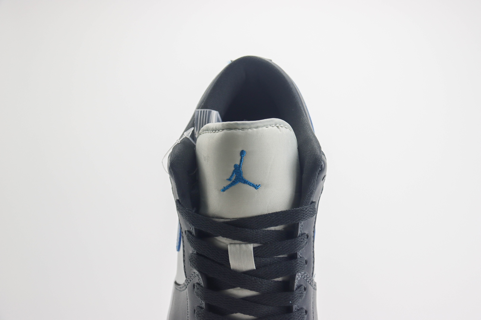 乔丹Air Jordan 1 Low纯原版本低帮AJ1白黑蓝篮球鞋 莆田AJ货源 货号：DC0774-040