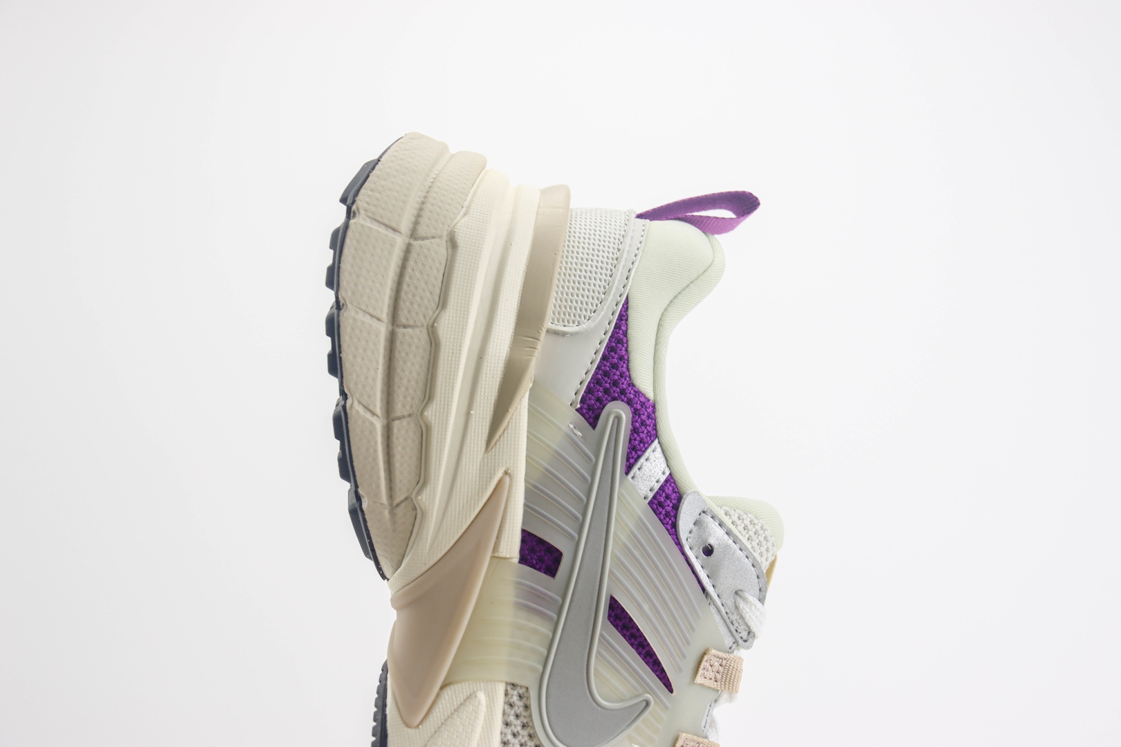 耐克Nike V2K Runtekk Run纯原版本V2K银紫色复古跑鞋 莆田耐克货源 货号：HF4305-072