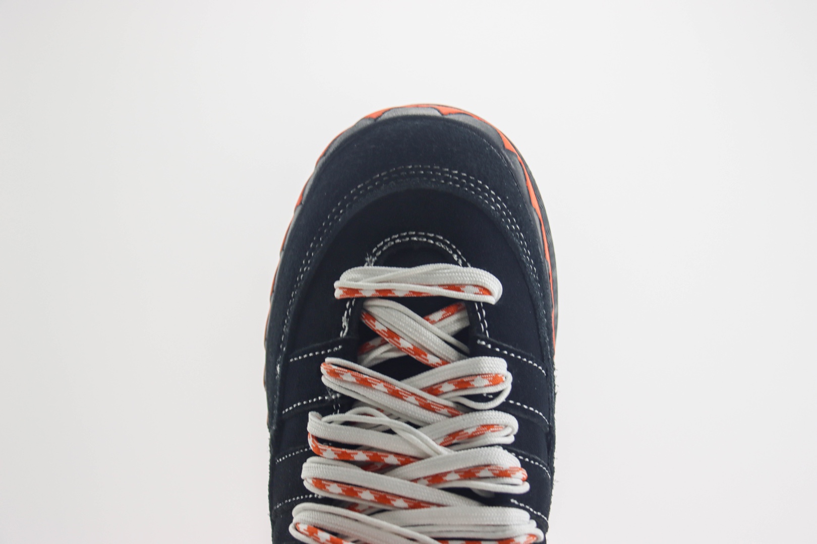 阿迪达斯Human Made x adidas Adimatic Low纯原版本马蒂奇系列黑橙色鲨鱼面包鞋 莆田复刻鞋货源 货号：IG4024
