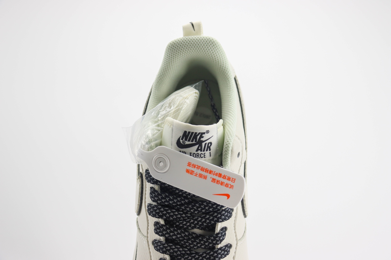 耐克Nike Air Force 1 Low纯原版本空军一号AF1白黑3M反光板鞋 莆田耐克货源 货号：MJ0319-021