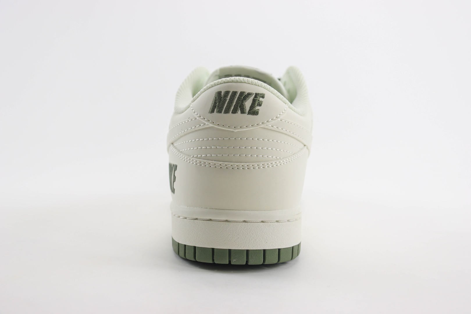 耐克Nike Dunk Low纯原版本低帮Dunk白绿三勾滑板板鞋 莆田天花板Dunk 货号：NK5639-323