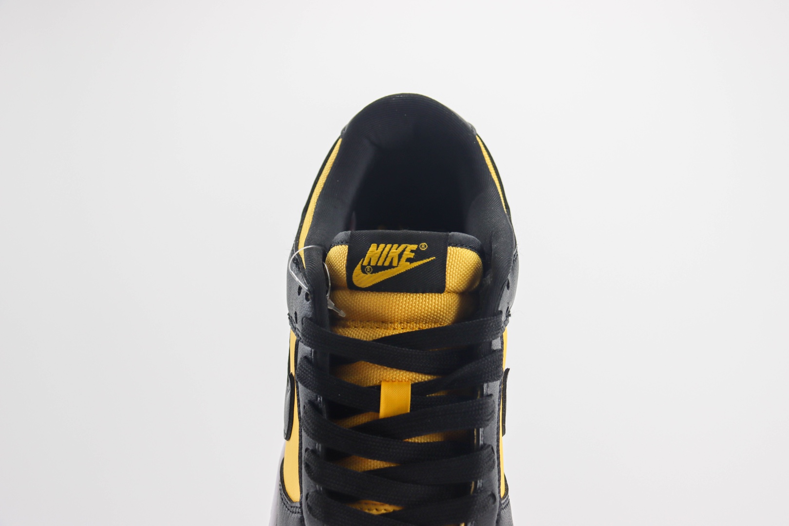 耐克Nike SB Dunk Low纯原版本低帮SB Dunk黑黄色板鞋 莆田耐克代理 货号：FZ4618-001
