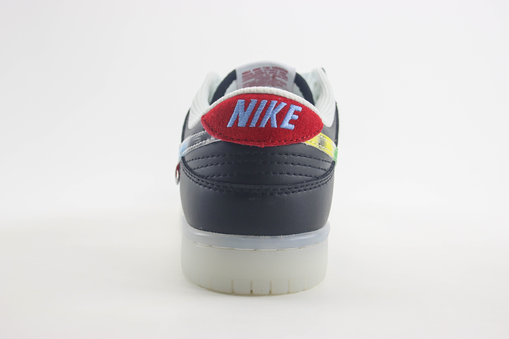 耐克Nike SB Dunk Low纯原版本低帮SB Dunk白黑彩色勾板鞋 莆田耐克代理 货号：JH8039-935