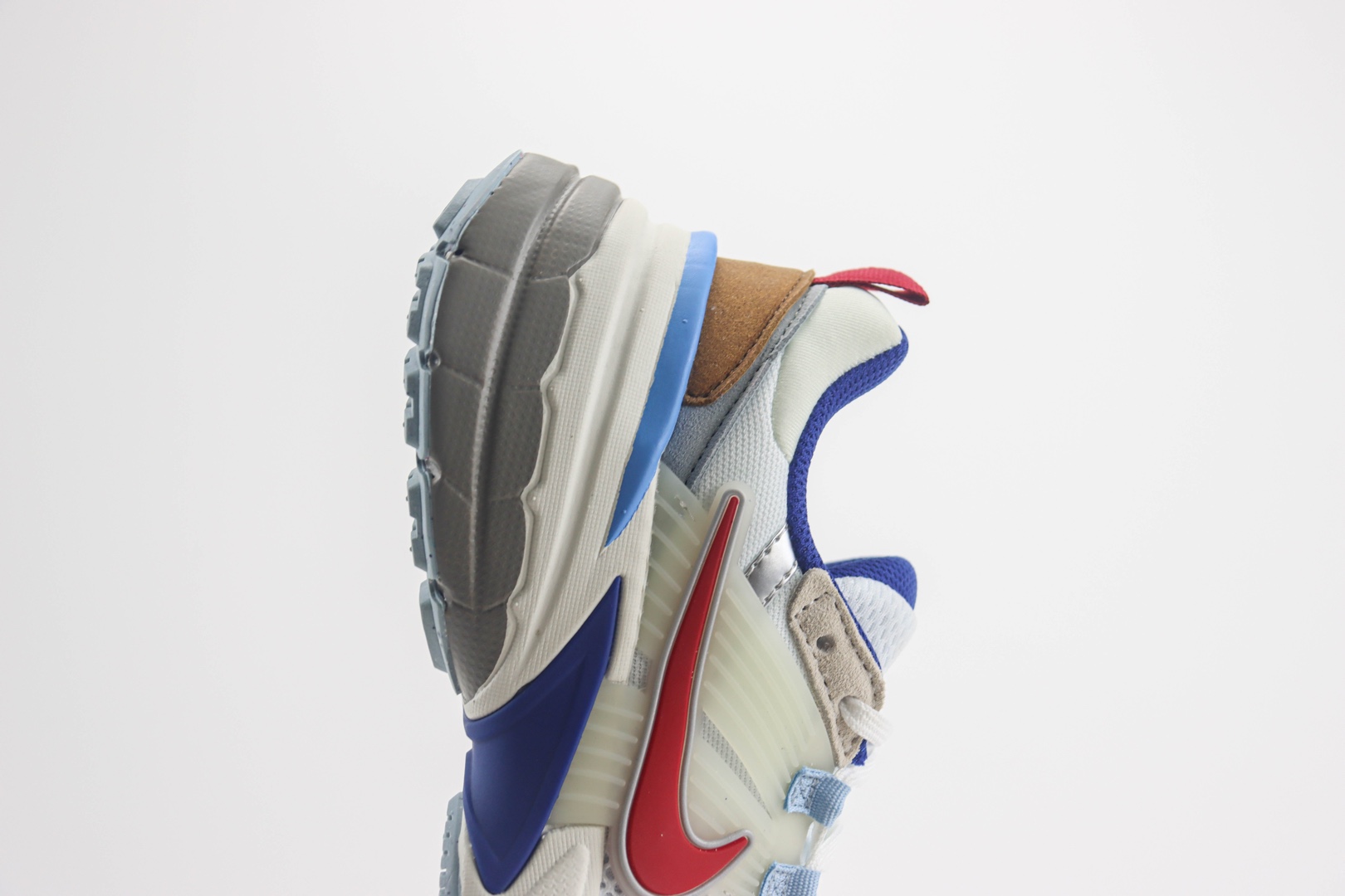 耐克Nike V2K Runtekk Run纯原版本V2K白红蓝复古跑鞋 莆田耐克批发 货号：HF5724-061