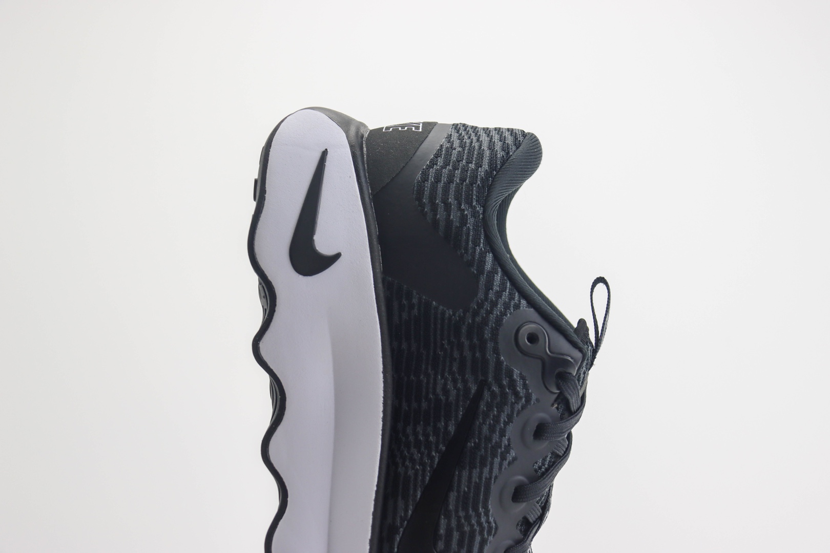 耐克Nike WMNS Motiva纯原版本黑白马拉松波浪鞋 莆田耐克代理 货号：DV1237-001