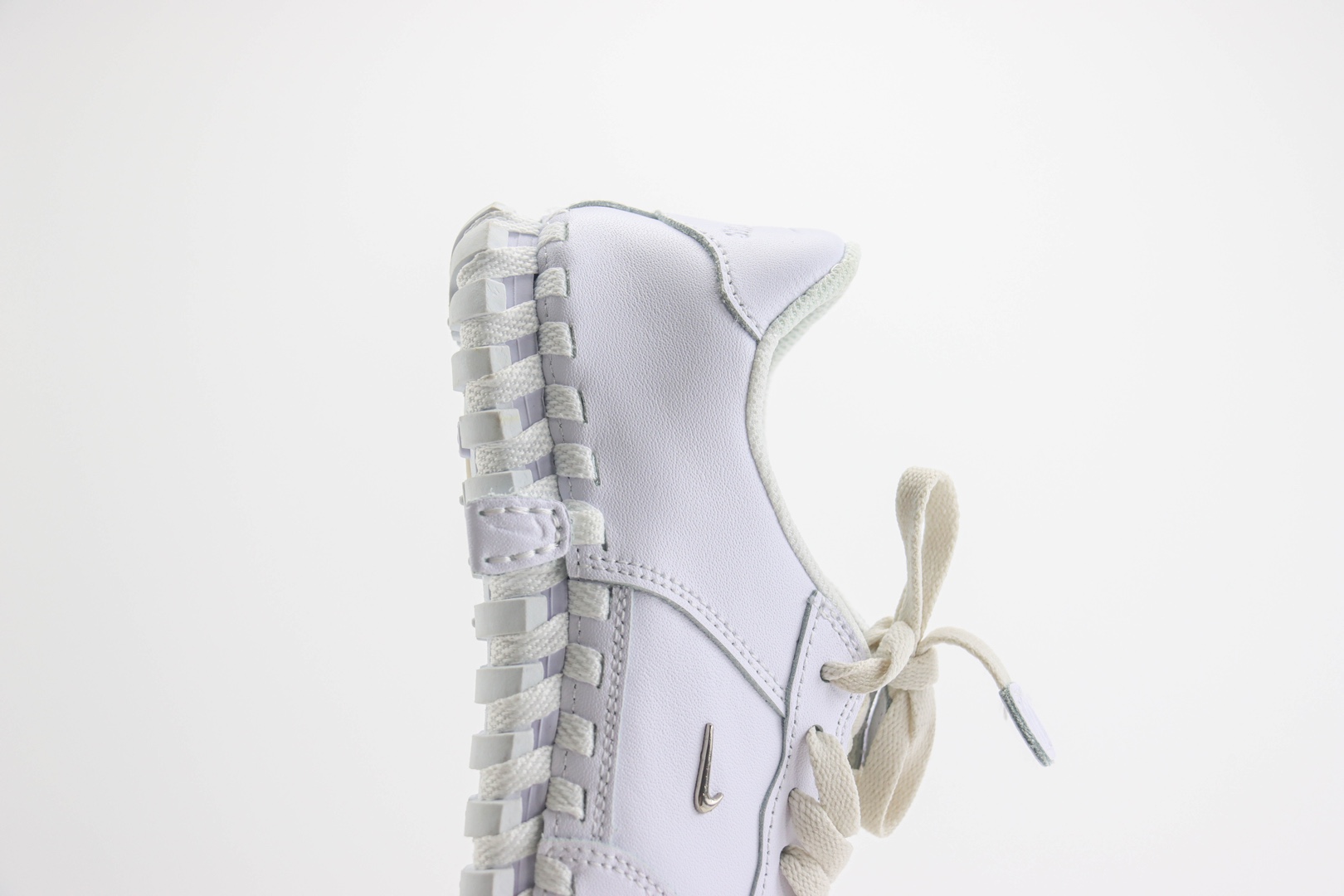 耐克Jacquemus x Nike J Force 1 Low纯原版本白色秀款编织英伦单鞋 莆田耐克工厂 货号：DR0424-100